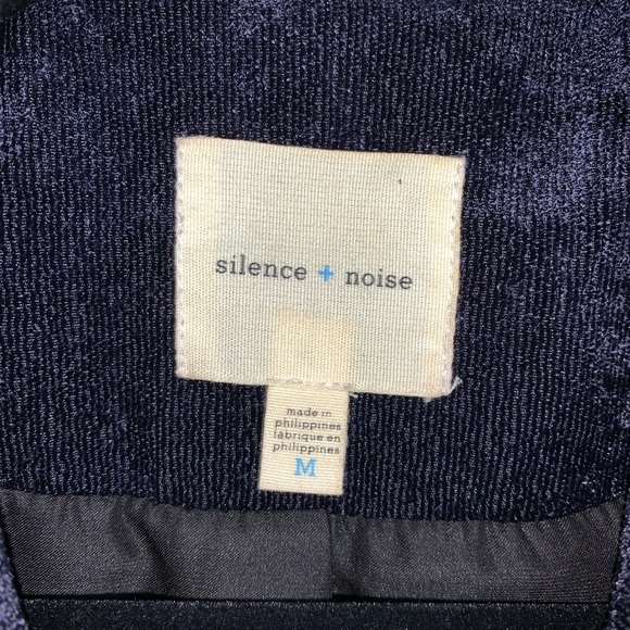 UO Silence + Noise Velvet Blazer Blue M - Picture 5 of 8